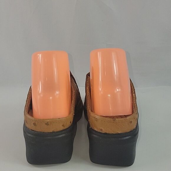Ariat Ostrich Print Tan Leather Women's Clogs - Picture 5 of 13